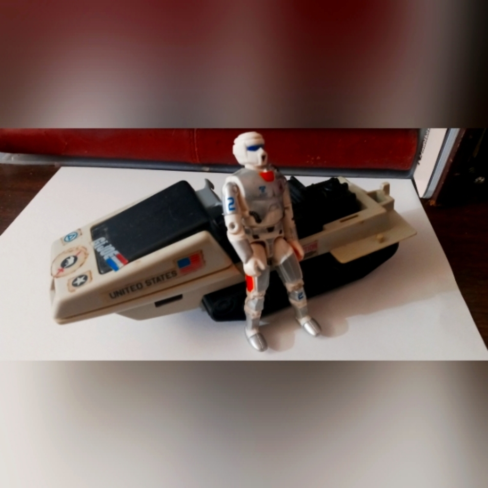 Gi joe snowmobile 1983 Rescue Vehicle & Action Figure - Kids Toys - Picture 1 of 5